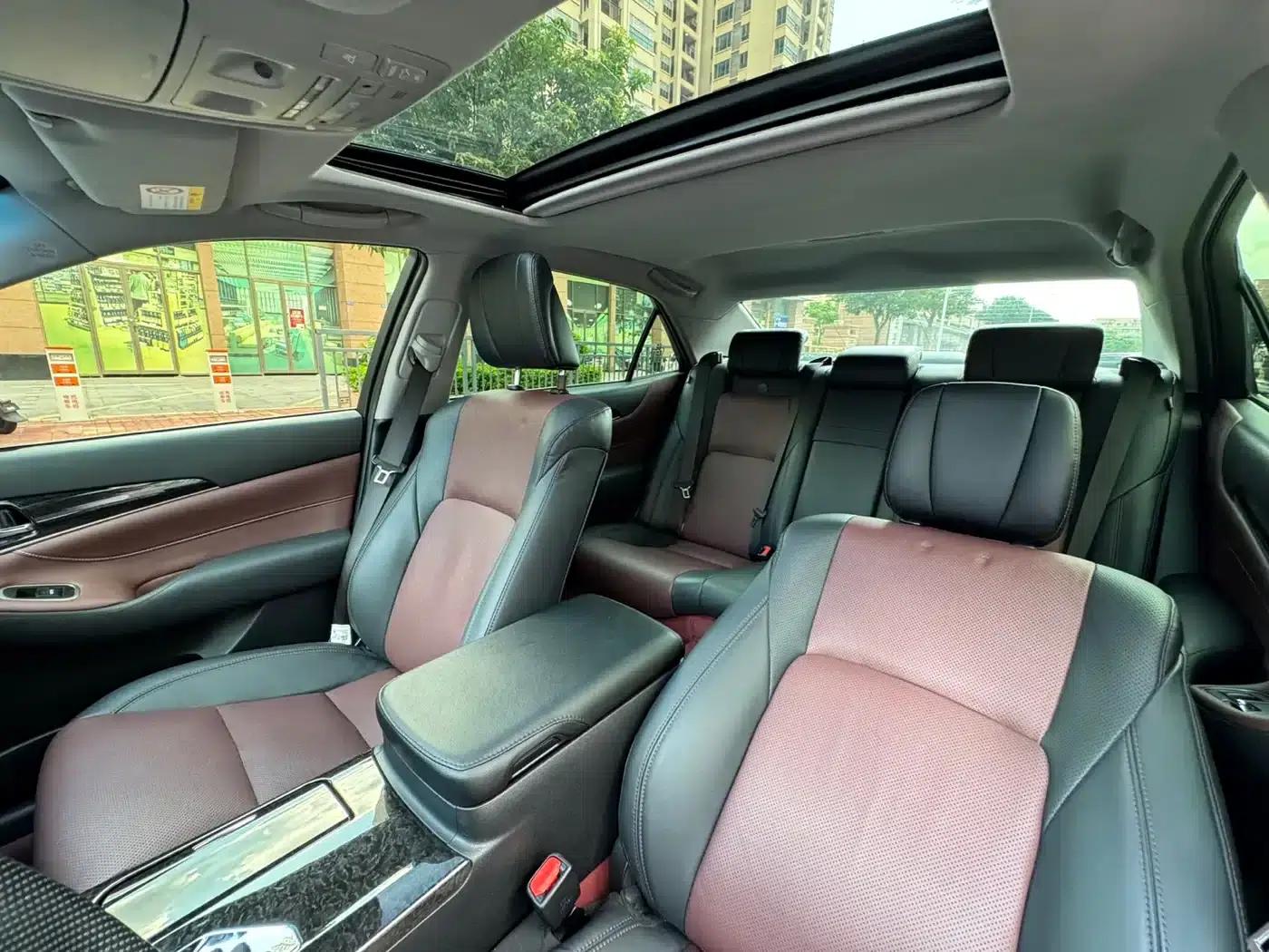 Crown 2018 2.0T Sport Edition — миниатюра 17