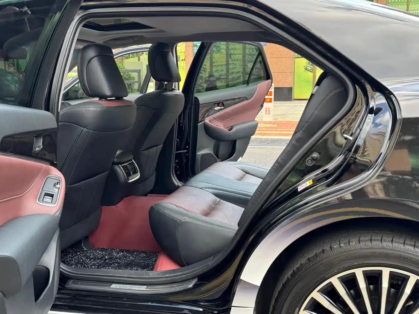 Crown 2018 2.0T Sport Edition — миниатюра 8