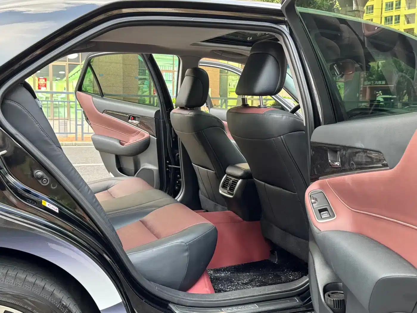 Crown 2018 2.0T Sport Edition — миниатюра 9
