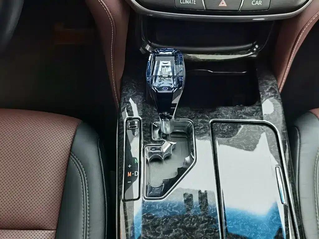Crown 2018 2.0T Sport Edition — миниатюра 13