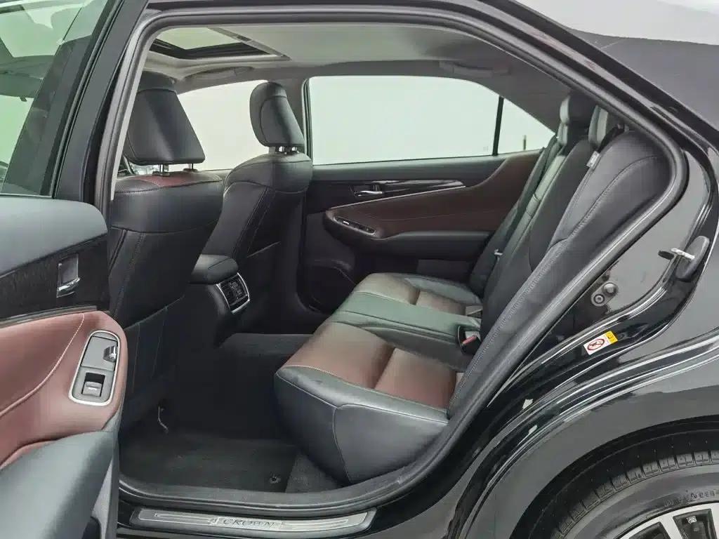Crown 2018 2.0T Sport Edition — миниатюра 15