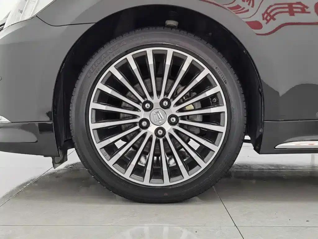 Crown 2018 2.0T Sport Edition — миниатюра 17