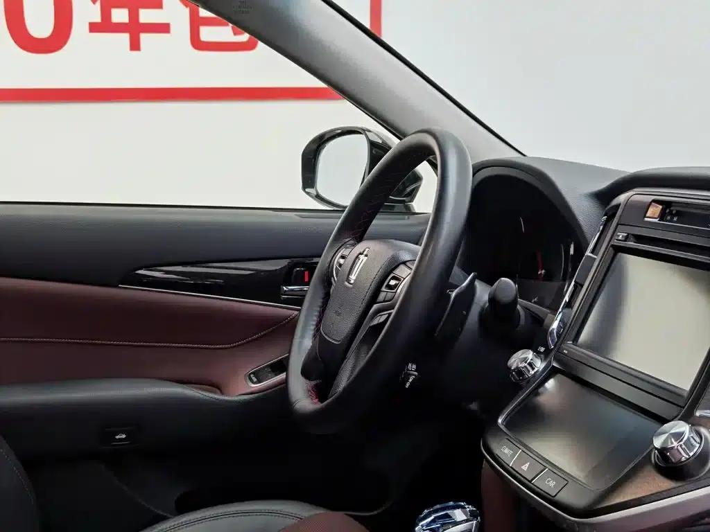 Crown 2018 2.0T Sport Edition — миниатюра 22