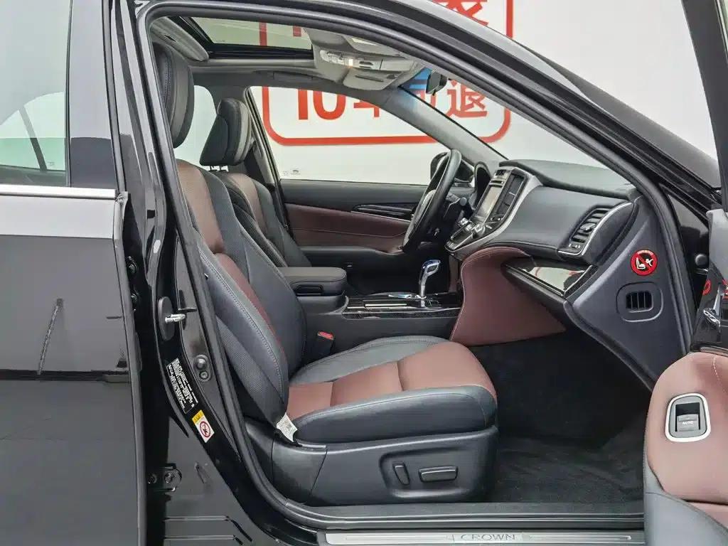 Crown 2018 2.0T Sport Edition — миниатюра 23