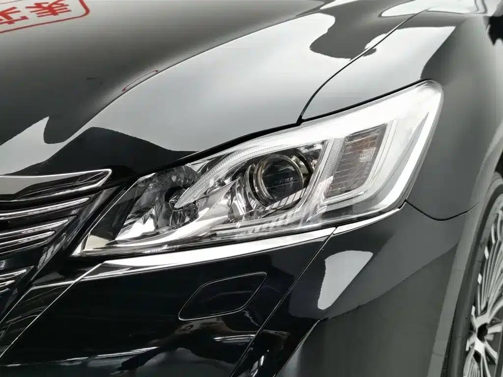 Crown 2018 2.0T Sport Edition — миниатюра 7