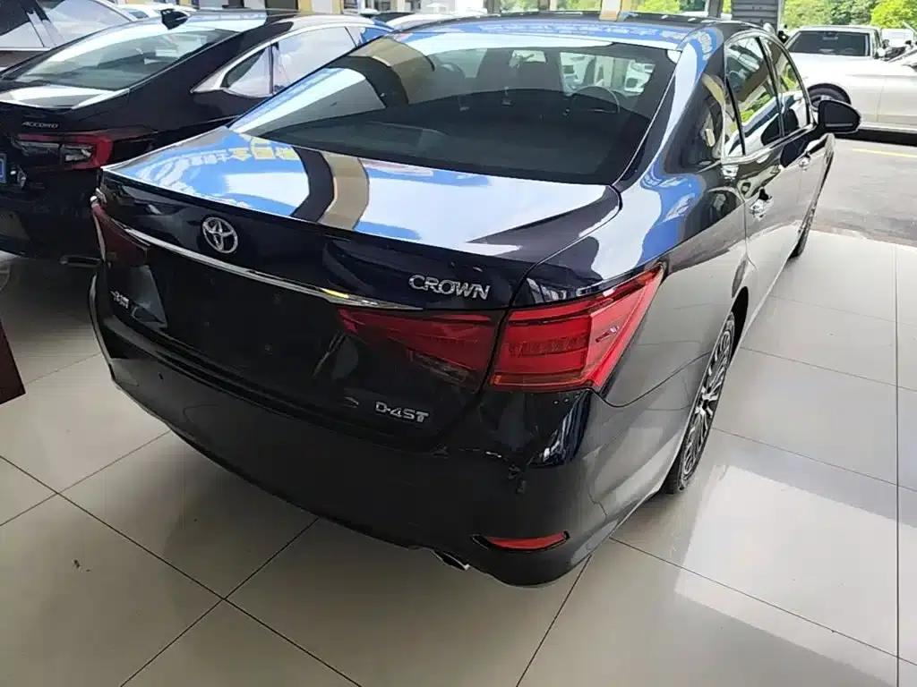 Crown 2018 2.0T Sport Edition — миниатюра 7