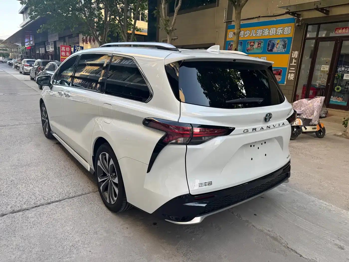 2023 Grevia 2.5L Hybrid Premium Plus Edition — миниатюра 7