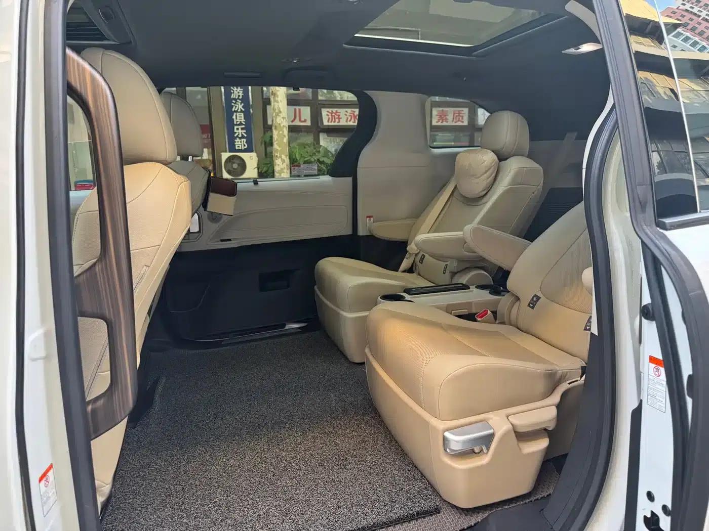 2023 Grevia 2.5L Hybrid Premium Plus Edition — миниатюра 10