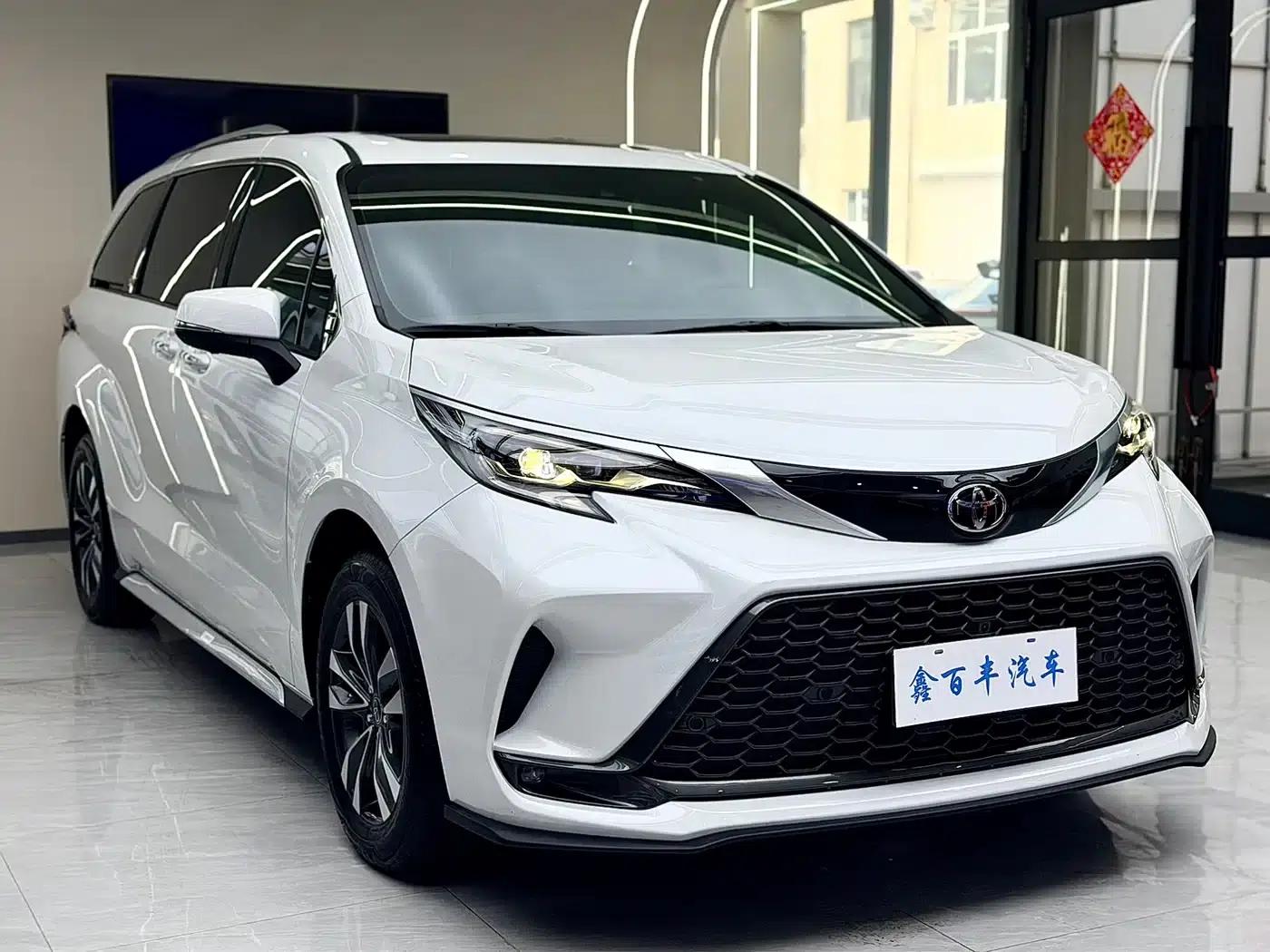 2026 Grevia 2.5L Hybrid Luxury MAX AWD — миниатюра 3