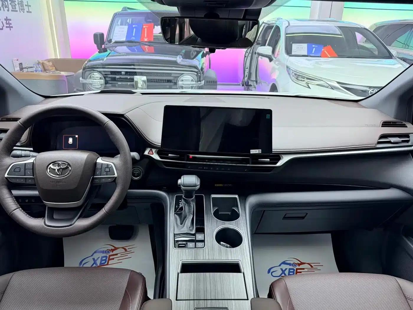 2026 Grevia 2.5L Hybrid Luxury MAX AWD — миниатюра 5