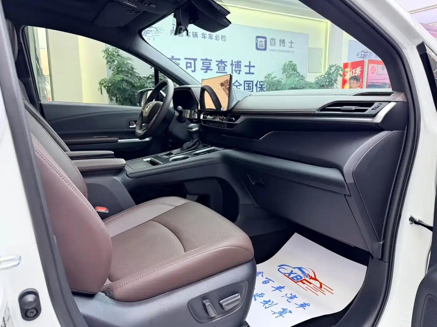 2026 Grevia 2.5L Hybrid Luxury MAX AWD — миниатюра 6