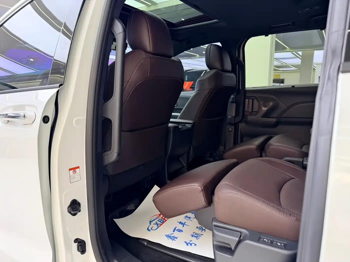 2026 Grevia 2.5L Hybrid Luxury MAX AWD — миниатюра 8