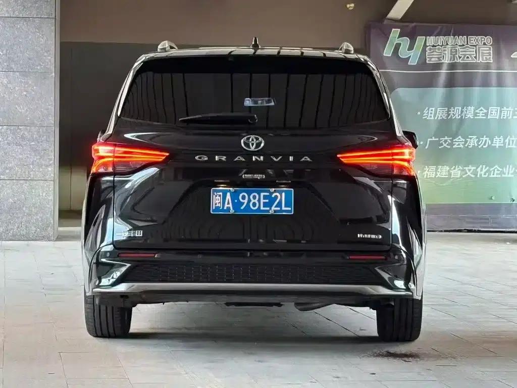 2023 Grevia 2.5L Hybrid VIP Edition — миниатюра 13