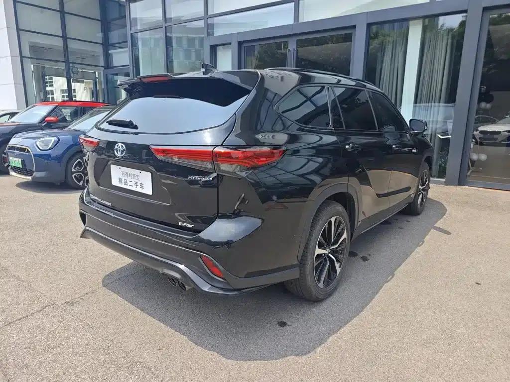 Crown Land Cruiser 2022 2.5L HEV 4WD Premium Edition — миниатюра 3