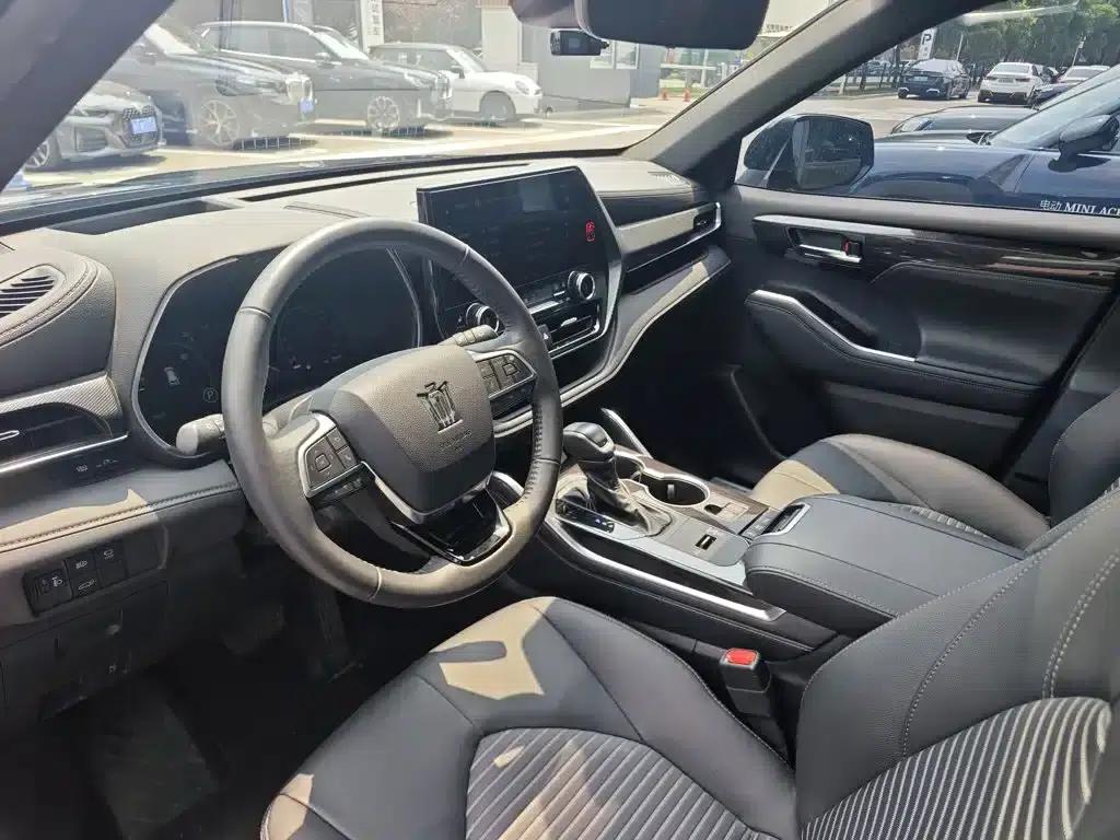 Crown Land Cruiser 2022 2.5L HEV 4WD Premium Edition — миниатюра 6