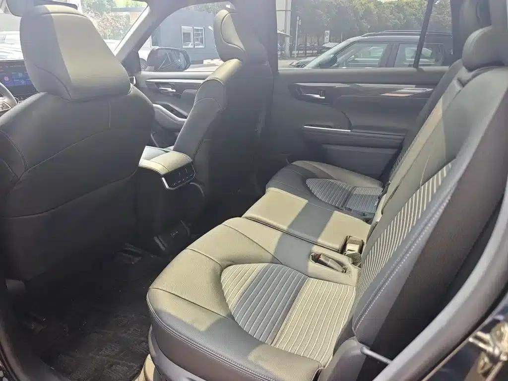 Crown Land Cruiser 2022 2.5L HEV 4WD Premium Edition — миниатюра 8