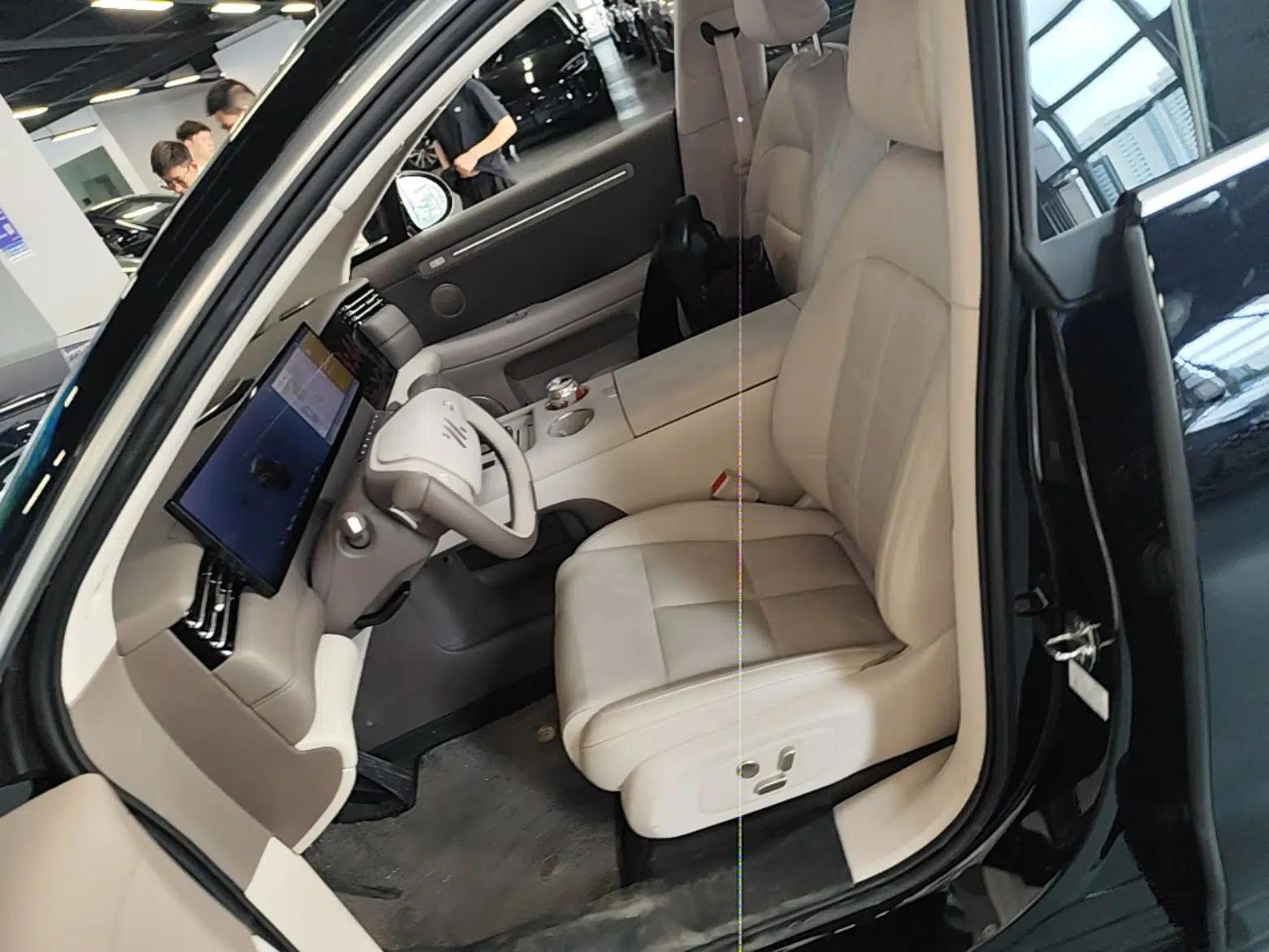 IM LS6 2026 Model Range-Extending 66 Max+ — миниатюра 17