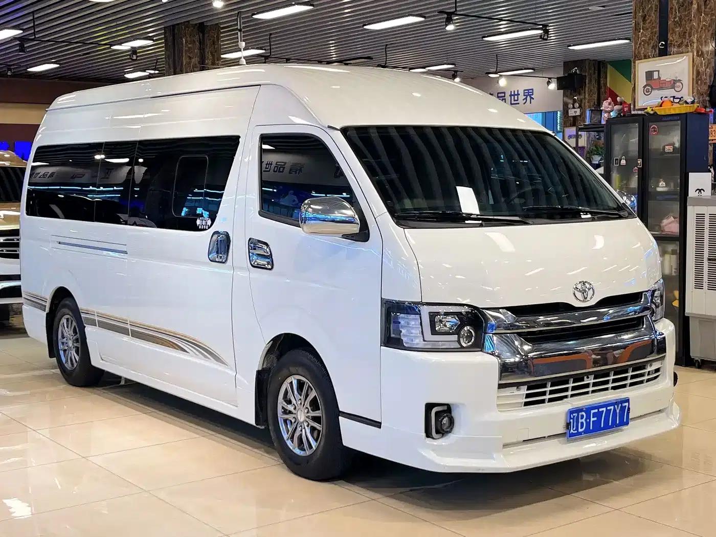 2018 HIACE 2.7L Automatic — миниатюра 1