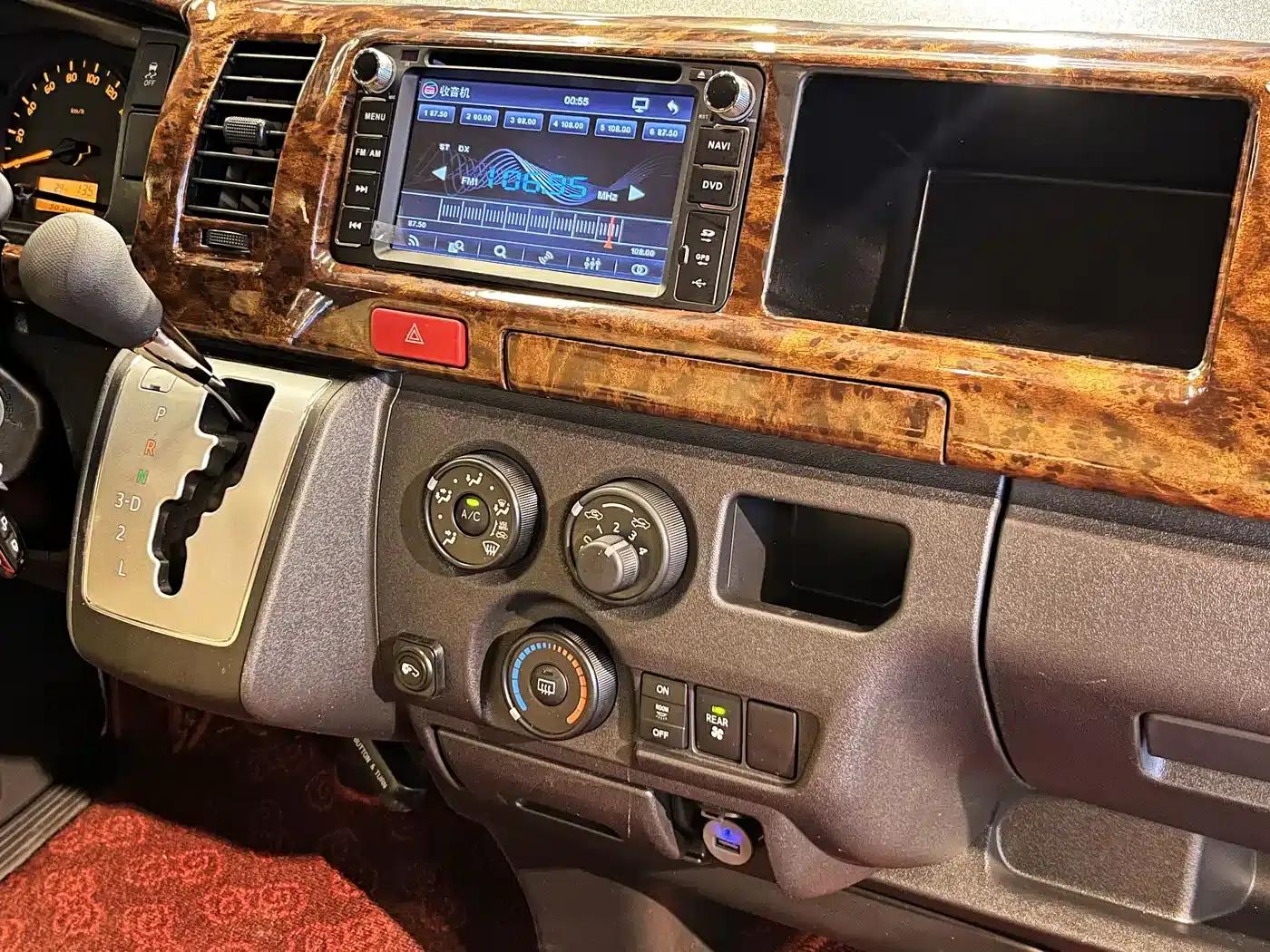 2018 HIACE 2.7L Automatic — миниатюра 12