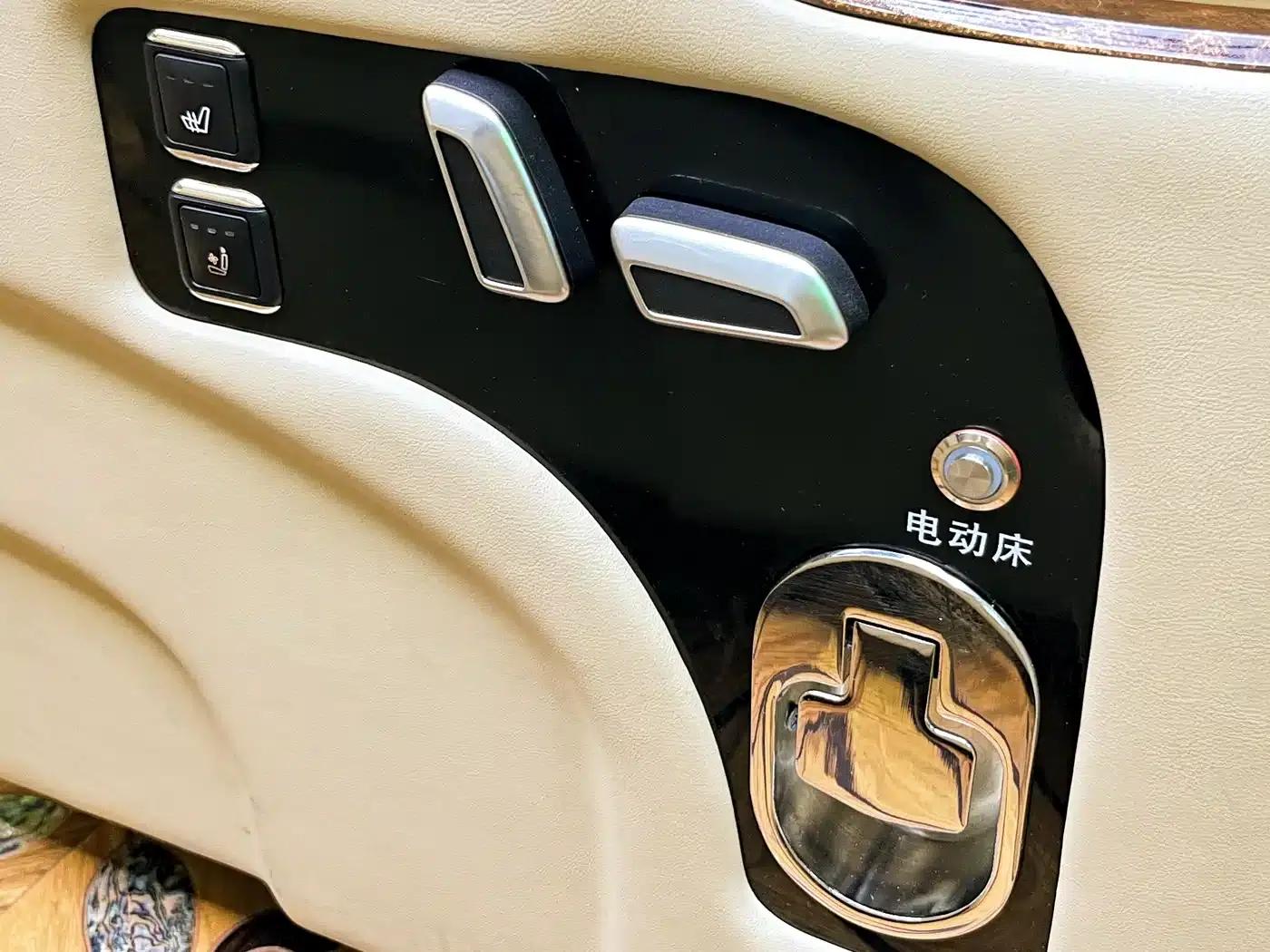2018 HIACE 2.7L Automatic — миниатюра 28