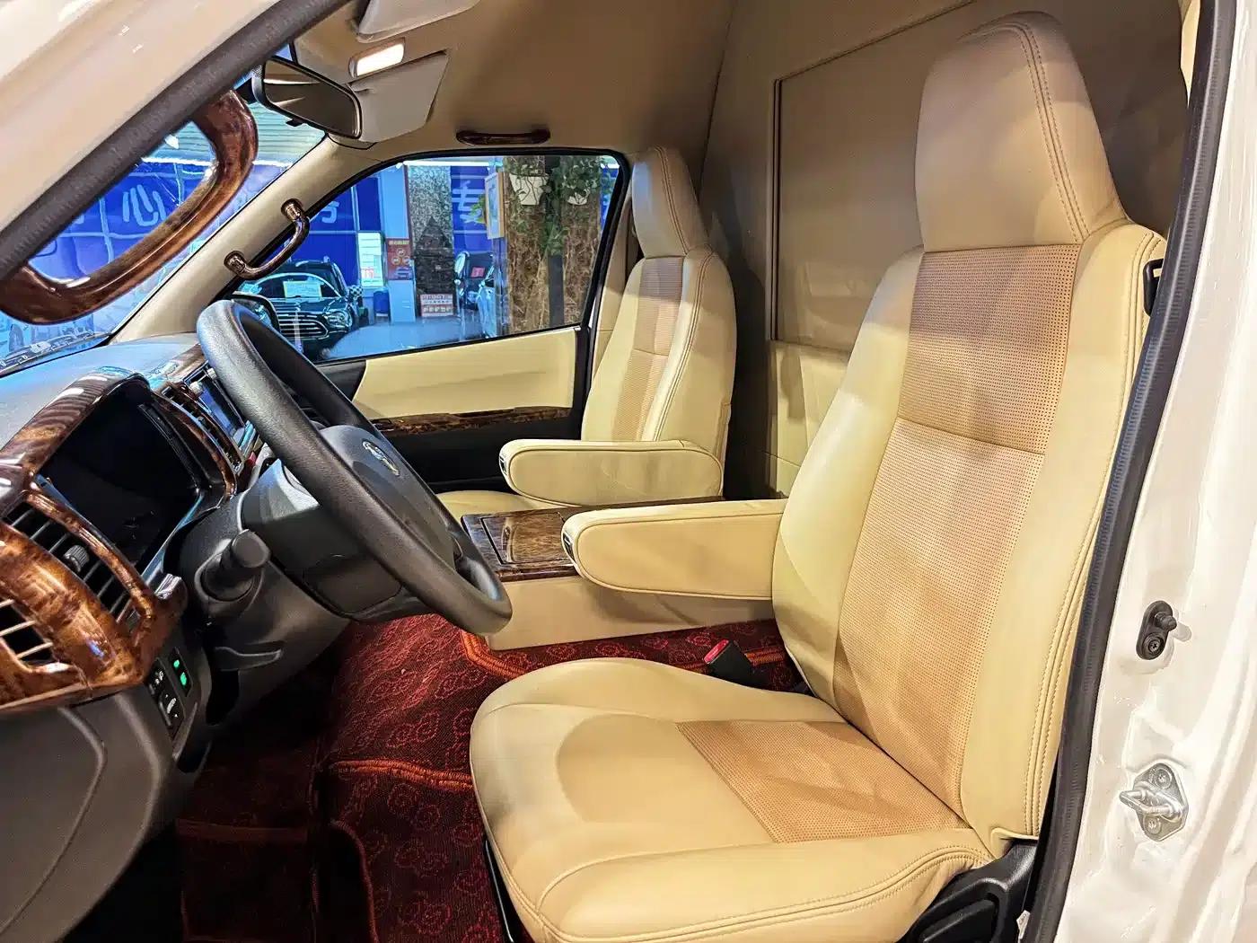 2018 HIACE 2.7L Automatic — миниатюра 8