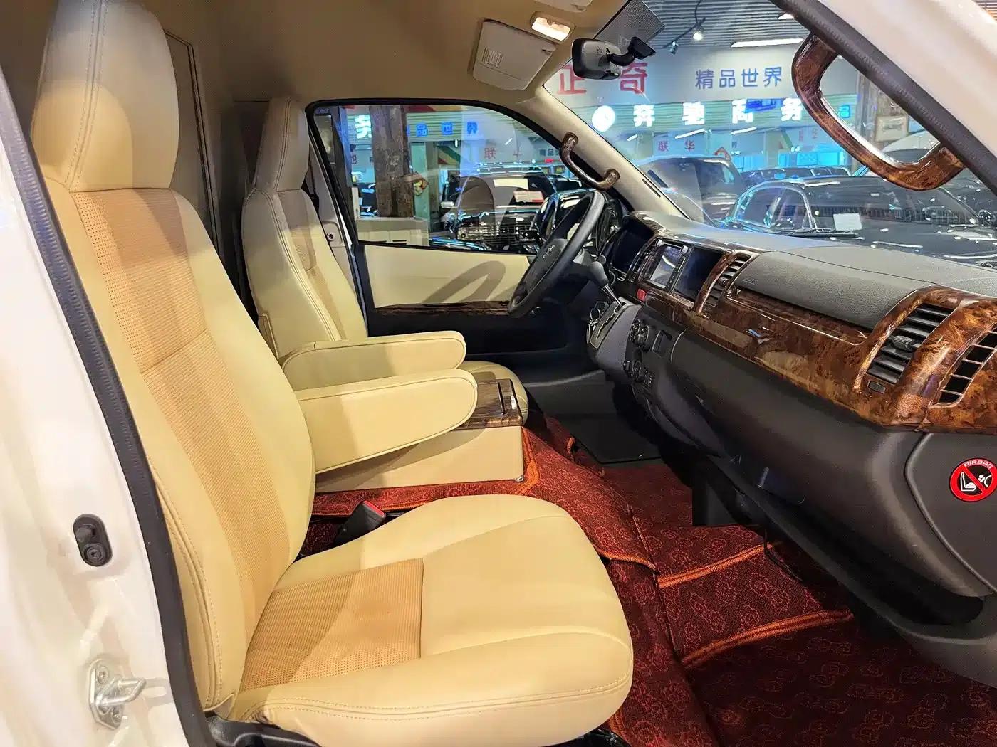 2018 HIACE 2.7L Automatic — миниатюра 10