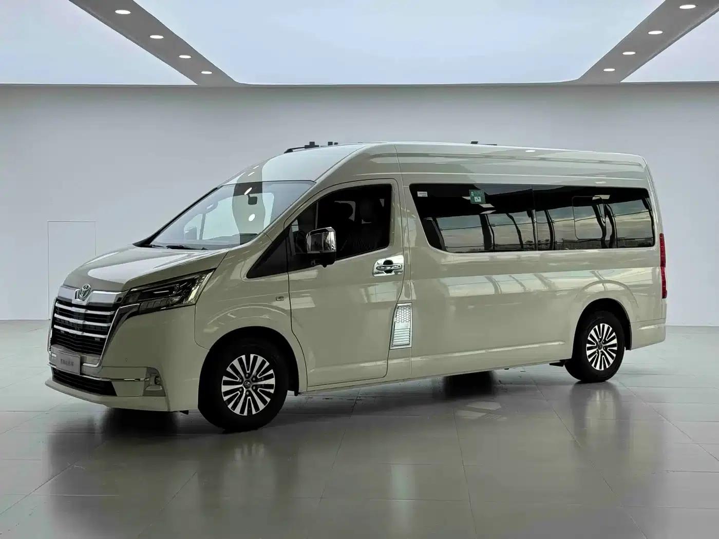 2021 HIACE 3.5L Middle East Edition — миниатюра 1