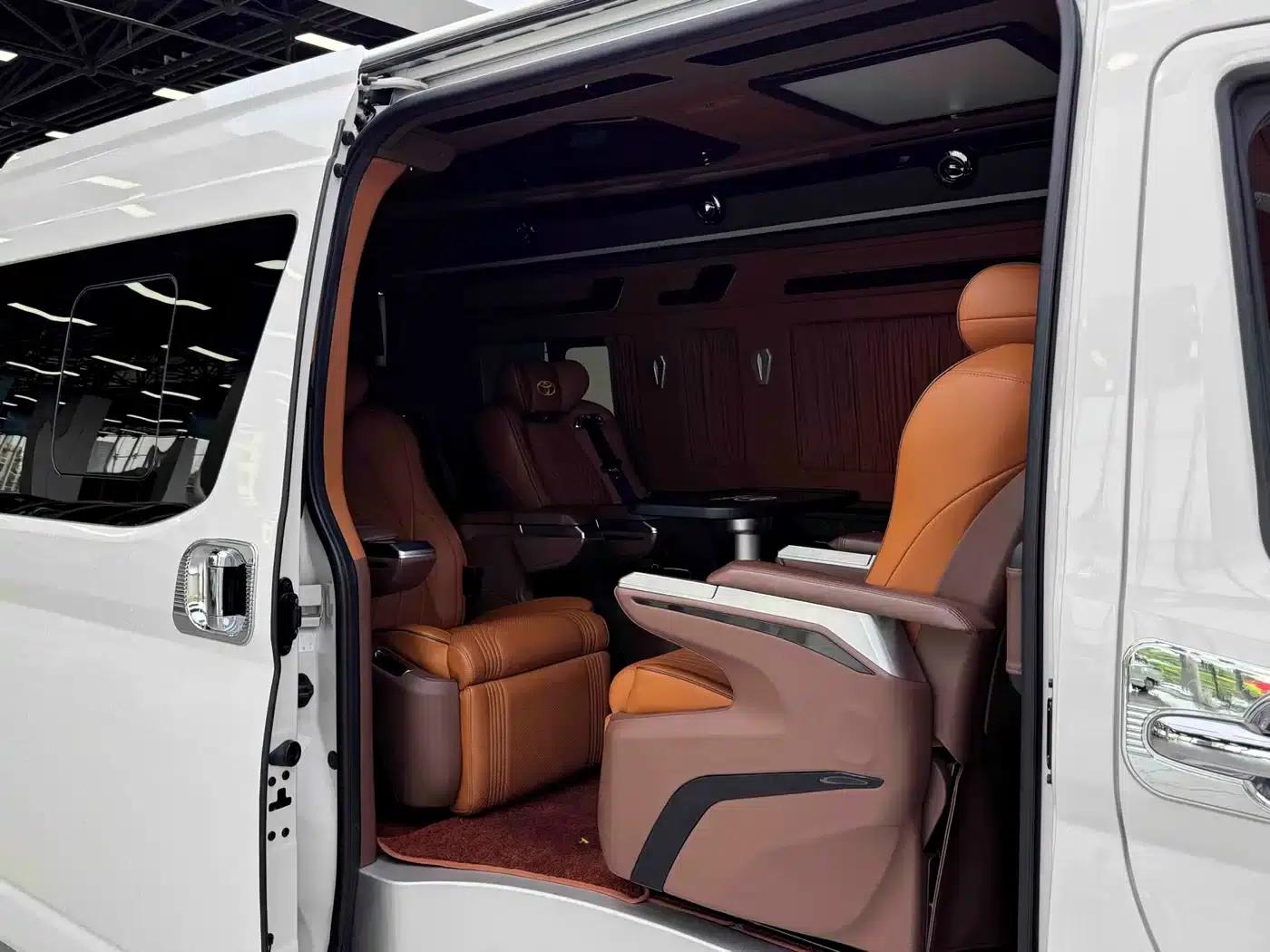 2021 HIACE 3.5L Middle East Edition — миниатюра 11