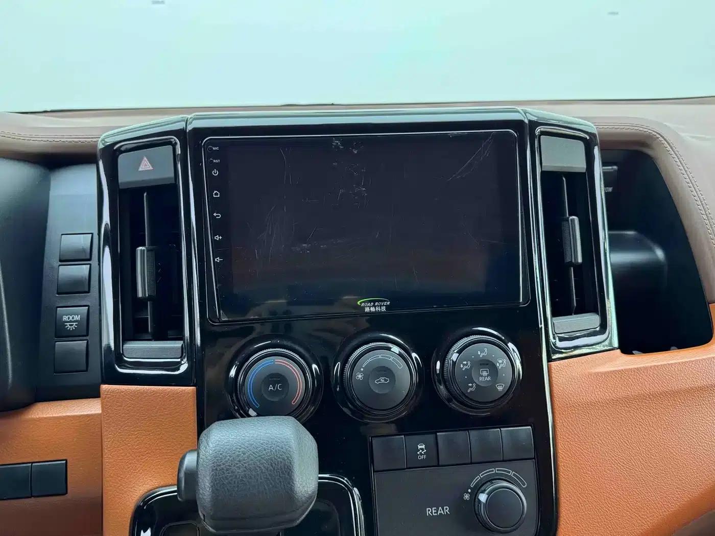 2021 HIACE 3.5L Middle East Edition — миниатюра 13