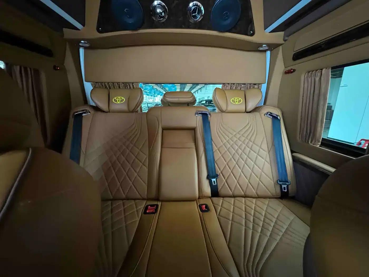 2021 HIACE 3.5L Middle East Edition — миниатюра 18