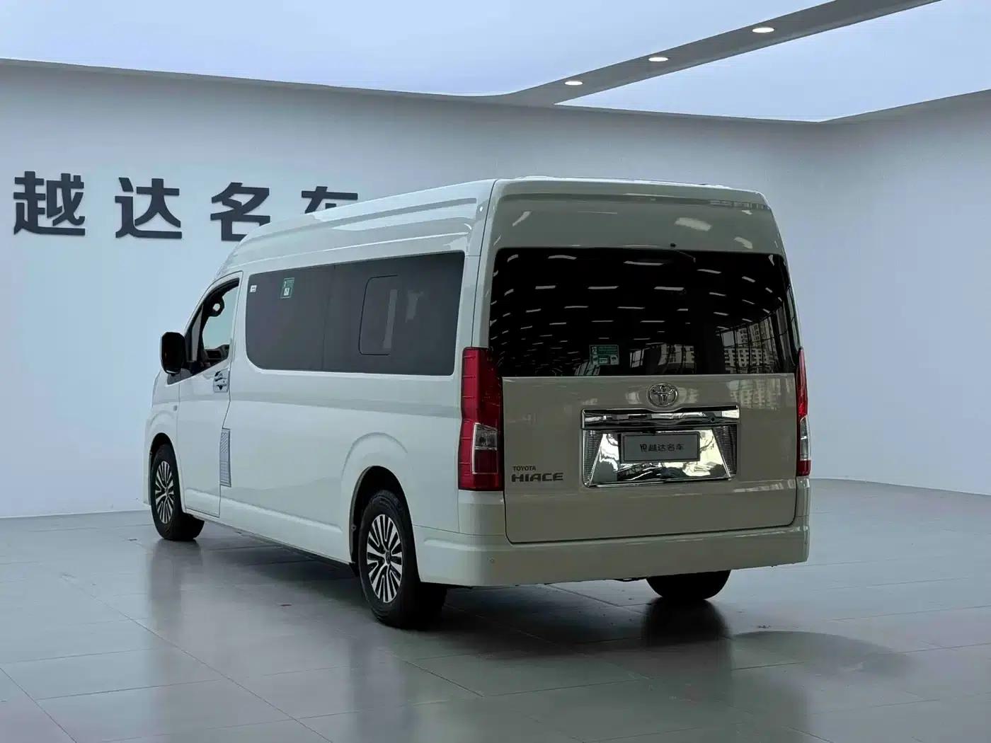 2021 HIACE 3.5L Middle East Edition — миниатюра 20