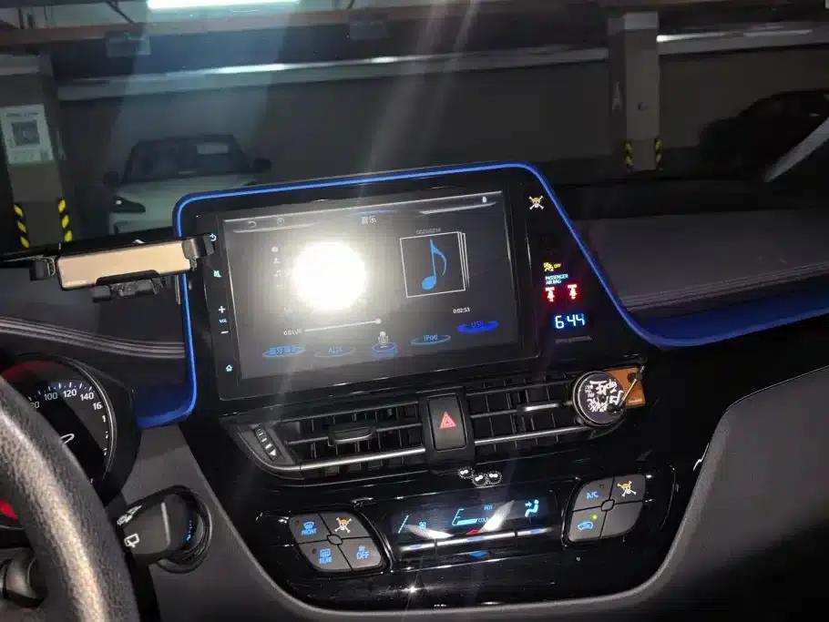 Toyota C-HR 2018 2.0L Premium Sunroof Edition (China VI Emission Standard) — миниатюра 13