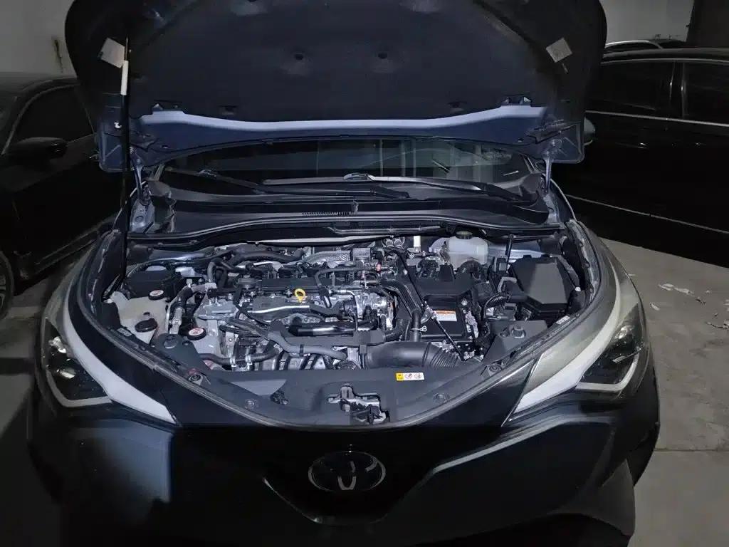 Toyota C-HR 2021 Hybrid 2.0L E-CVT Luxury Edition — миниатюра 11