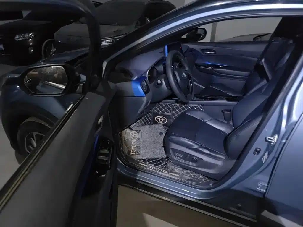 Toyota C-HR 2021 Hybrid 2.0L E-CVT Luxury Edition — миниатюра 14