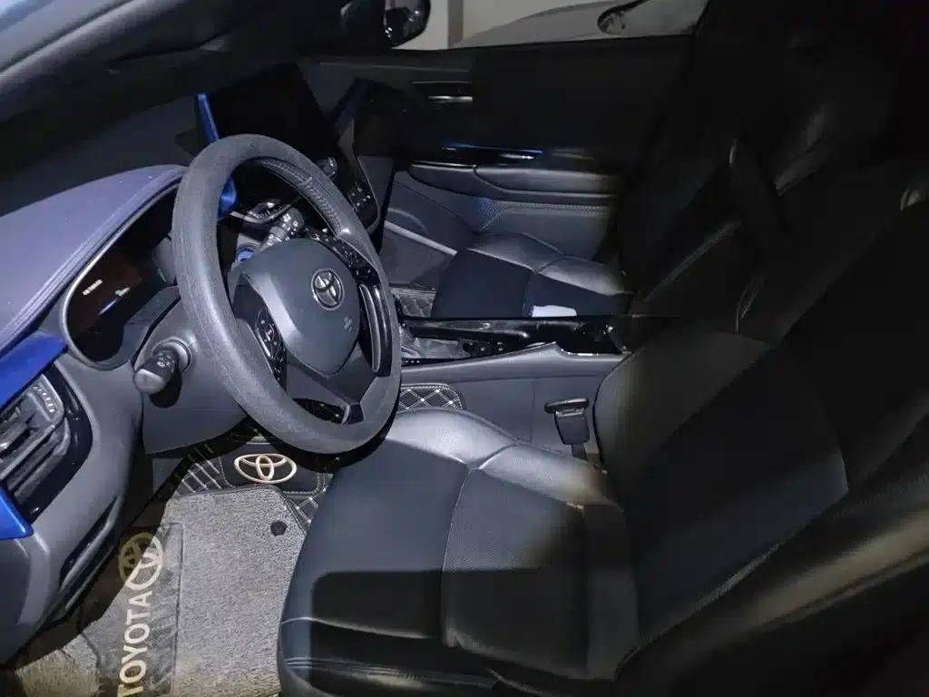 Toyota C-HR 2021 Hybrid 2.0L E-CVT Luxury Edition — миниатюра 8