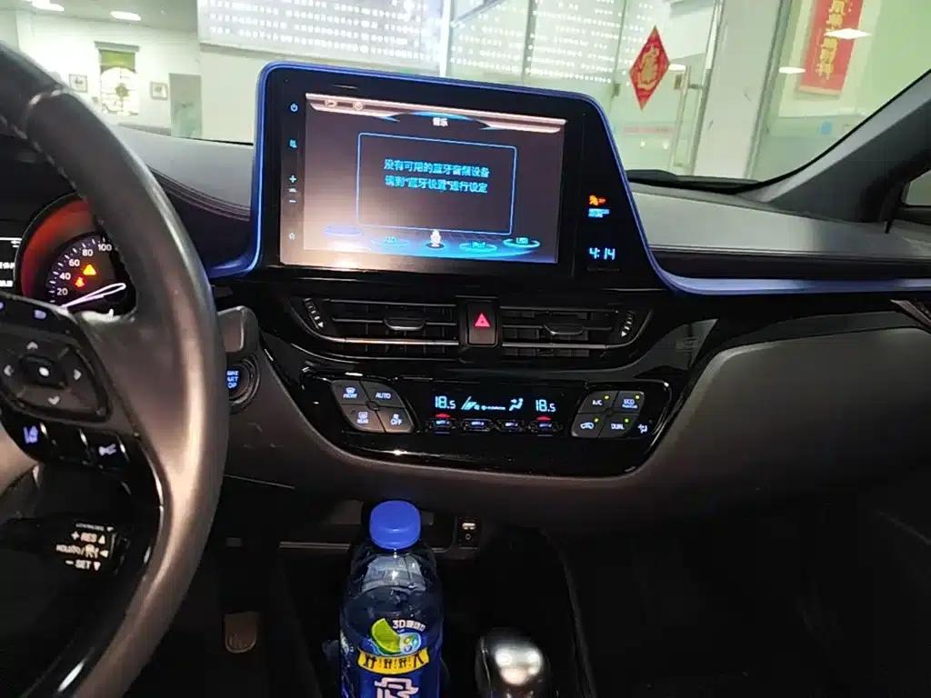 Toyota C-HR 2018 2.0L Luxury Edition (China VI Emission Standard) — миниатюра 13