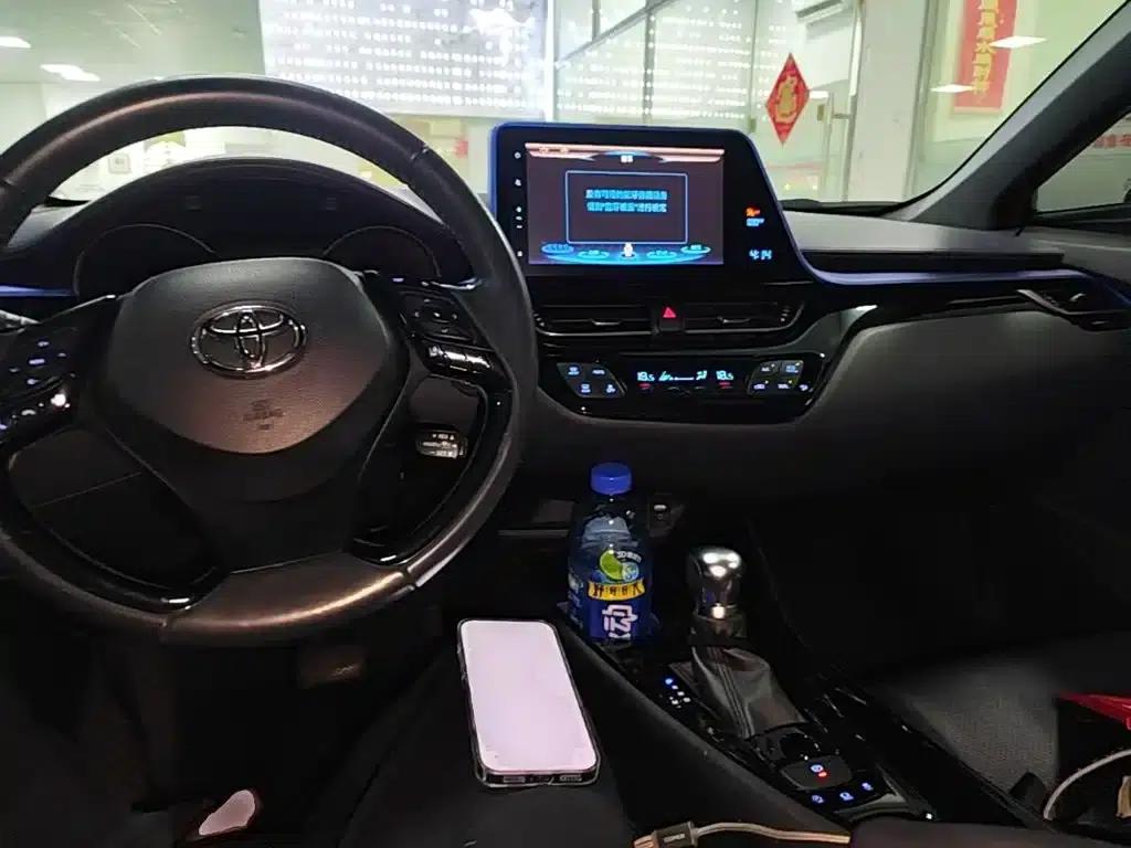 Toyota C-HR 2018 2.0L Luxury Edition (China VI Emission Standard) — миниатюра 10