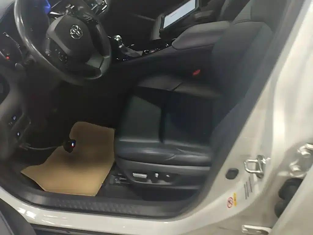 Toyota C-HR 2020 2.0L Leading Edition — миниатюра 15