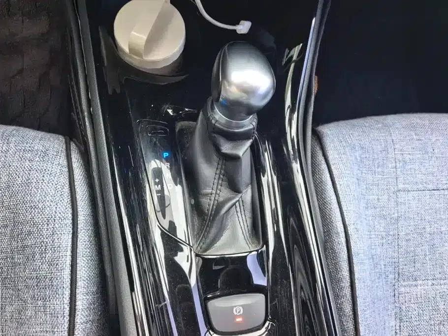 2018 Toyota IZOA 2.0L Elegance Edition (National V Emission Standard) — миниатюра 16