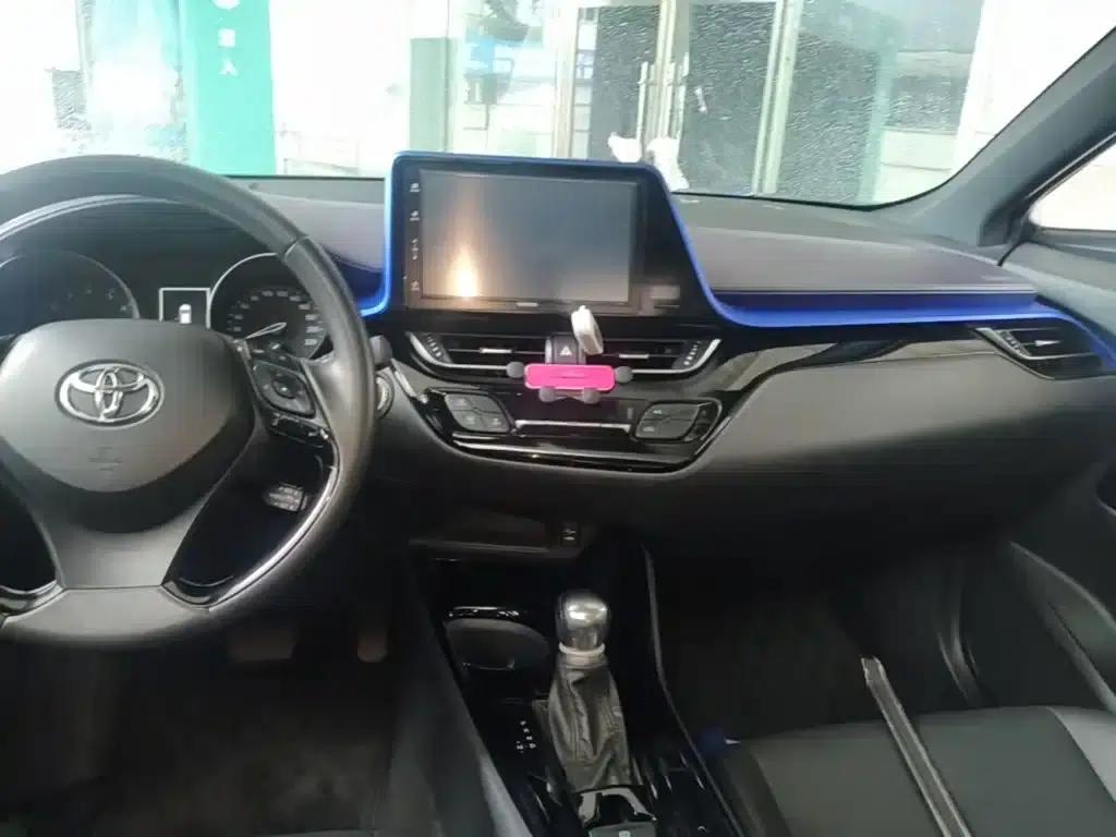 2020 Toyota IZOA 2.0L Ecstasy Edition — миниатюра 13