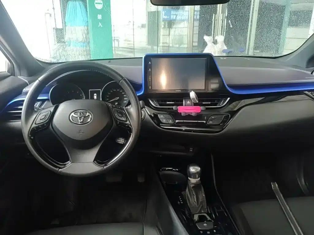 2020 Toyota IZOA 2.0L Ecstasy Edition — миниатюра 10