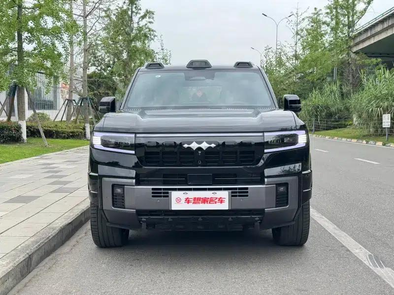 Leopard 8 2025 Smart & Brave Flagship Edition 7-Seater — миниатюра 2