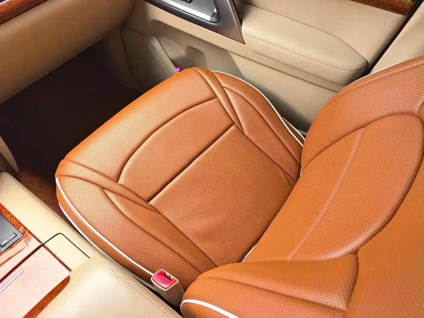 2012 Land Cruiser 4.0L Automatic VX — миниатюра 12