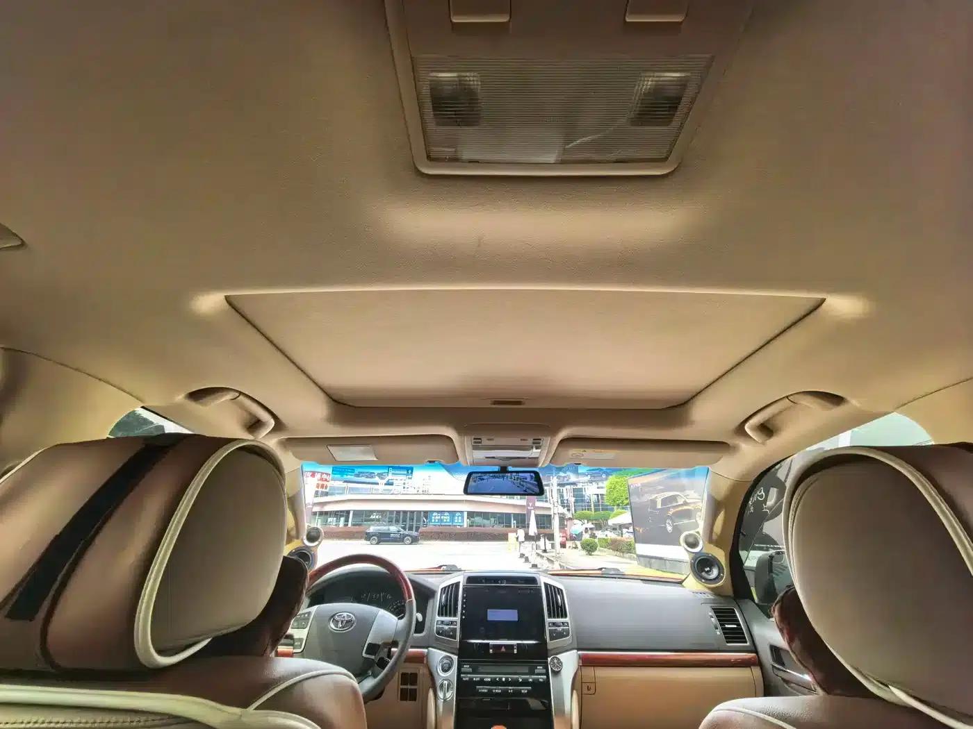 2012 Land Cruiser 4.0L Automatic VX — миниатюра 14