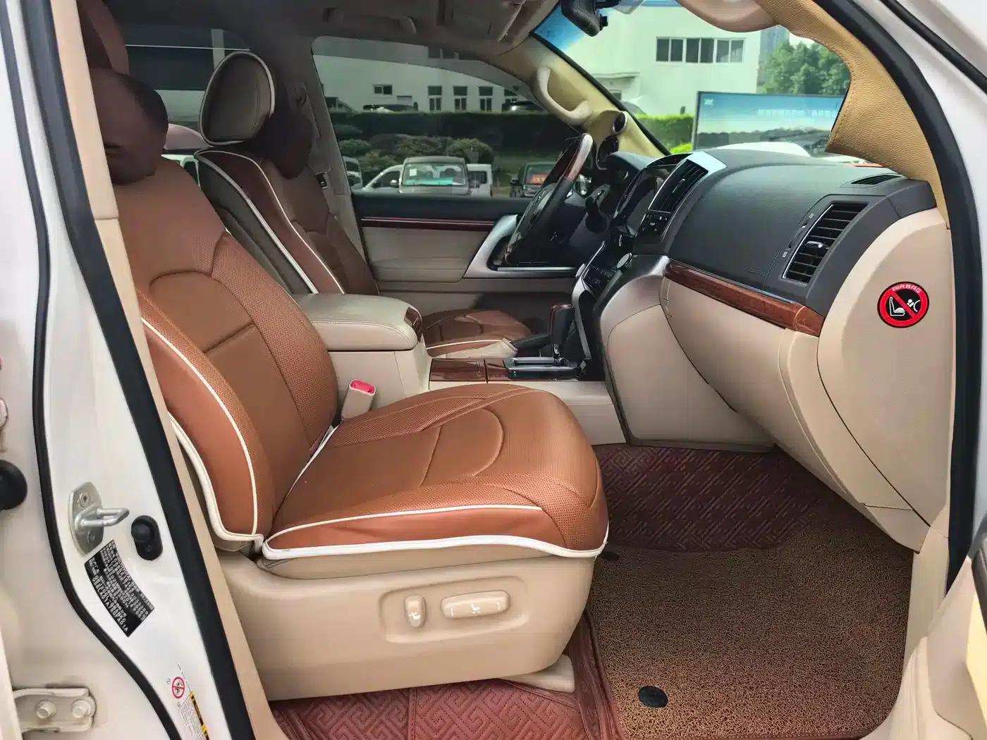 2012 Land Cruiser 4.0L Automatic VX — миниатюра 20
