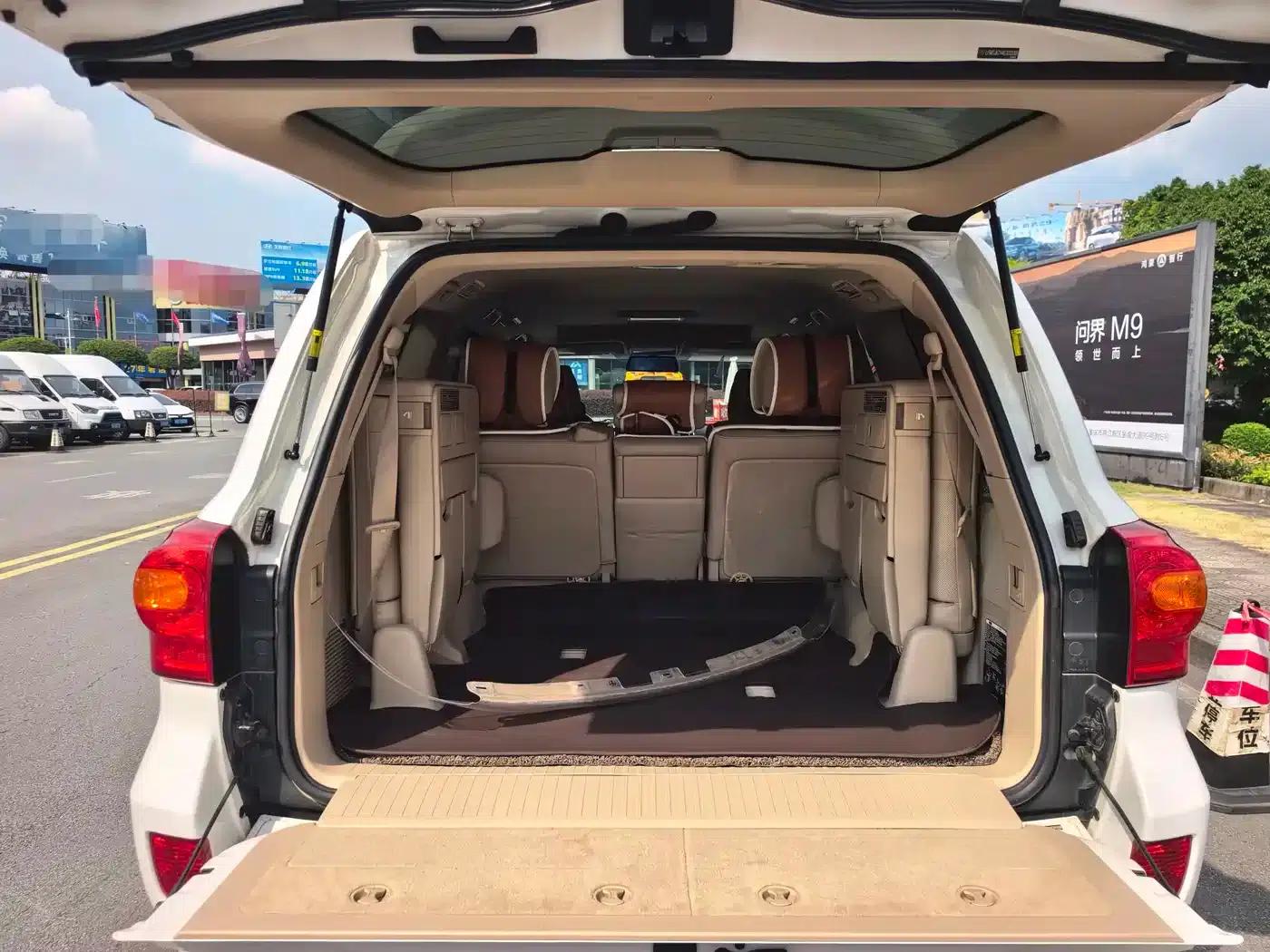 2012 Land Cruiser 4.0L Automatic VX — миниатюра 21