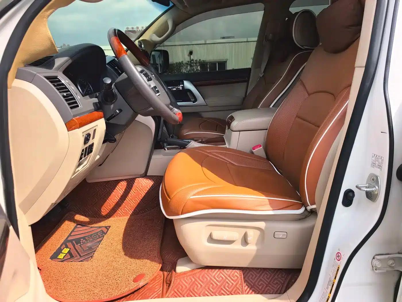 2012 Land Cruiser 4.0L Automatic VX — миниатюра 7