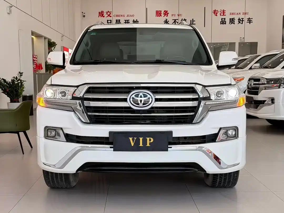 2010 Land Cruiser 4.0L Automatic VX — миниатюра 2