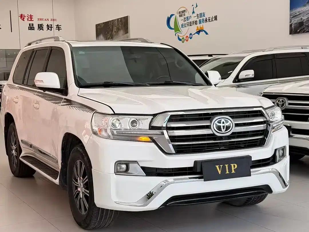 2010 Land Cruiser 4.0L Automatic VX — миниатюра 3