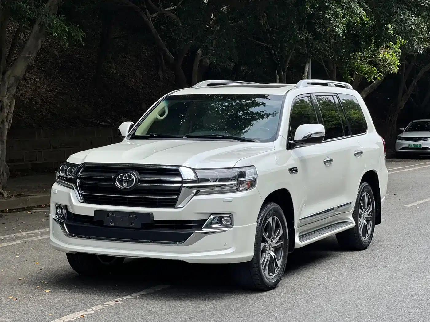 2020 Land Cruiser (Imported) 4.0L Middle East Edition — миниатюра 1